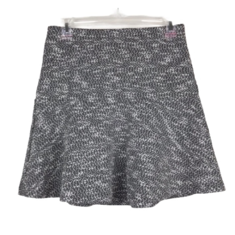 LOFT dark grey and white circle skirt zip up back